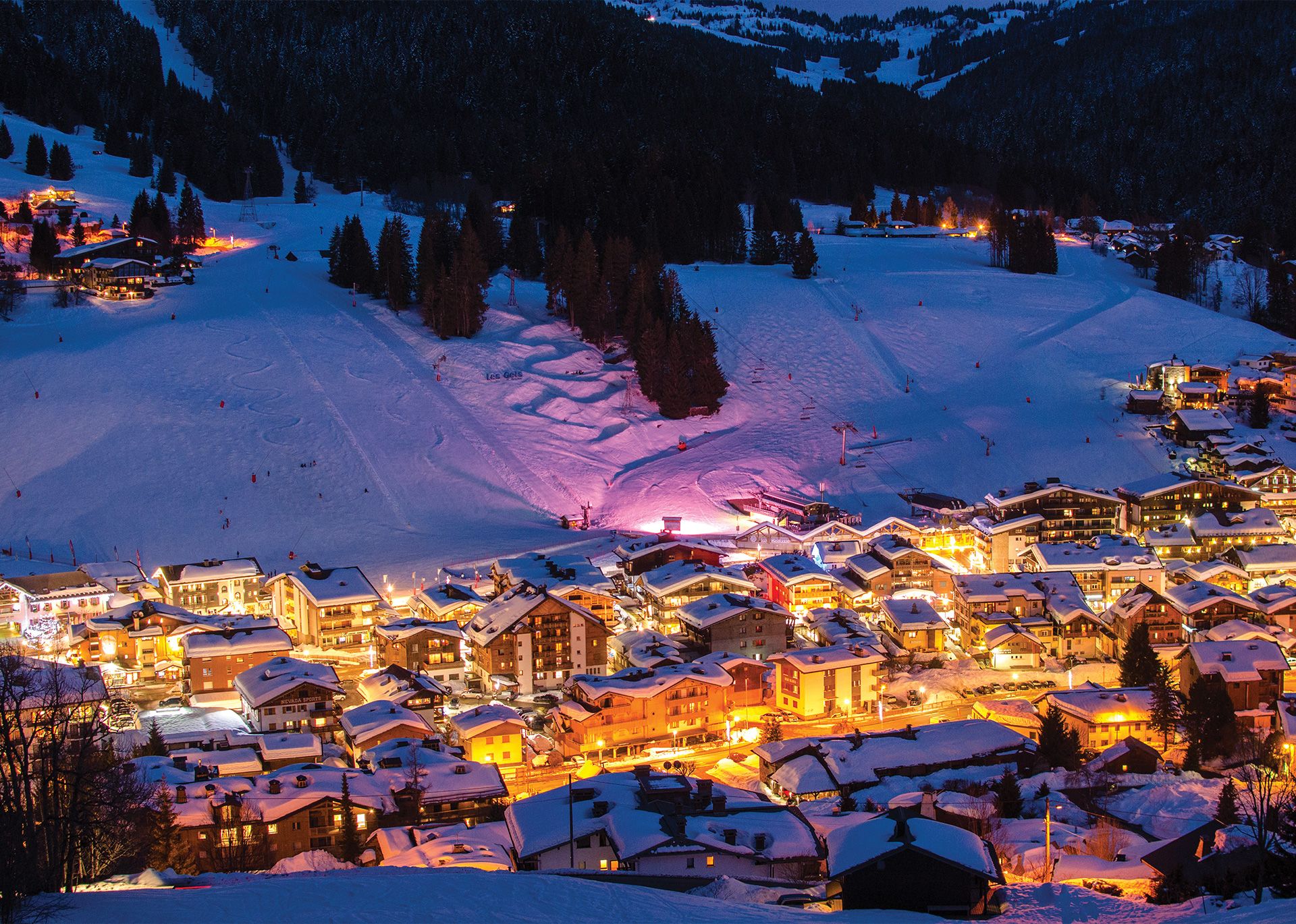 CHAMOUÉ PROMOTION - Les Gets - Programme immobilier Le Hameau des Cornuts - Vue du village