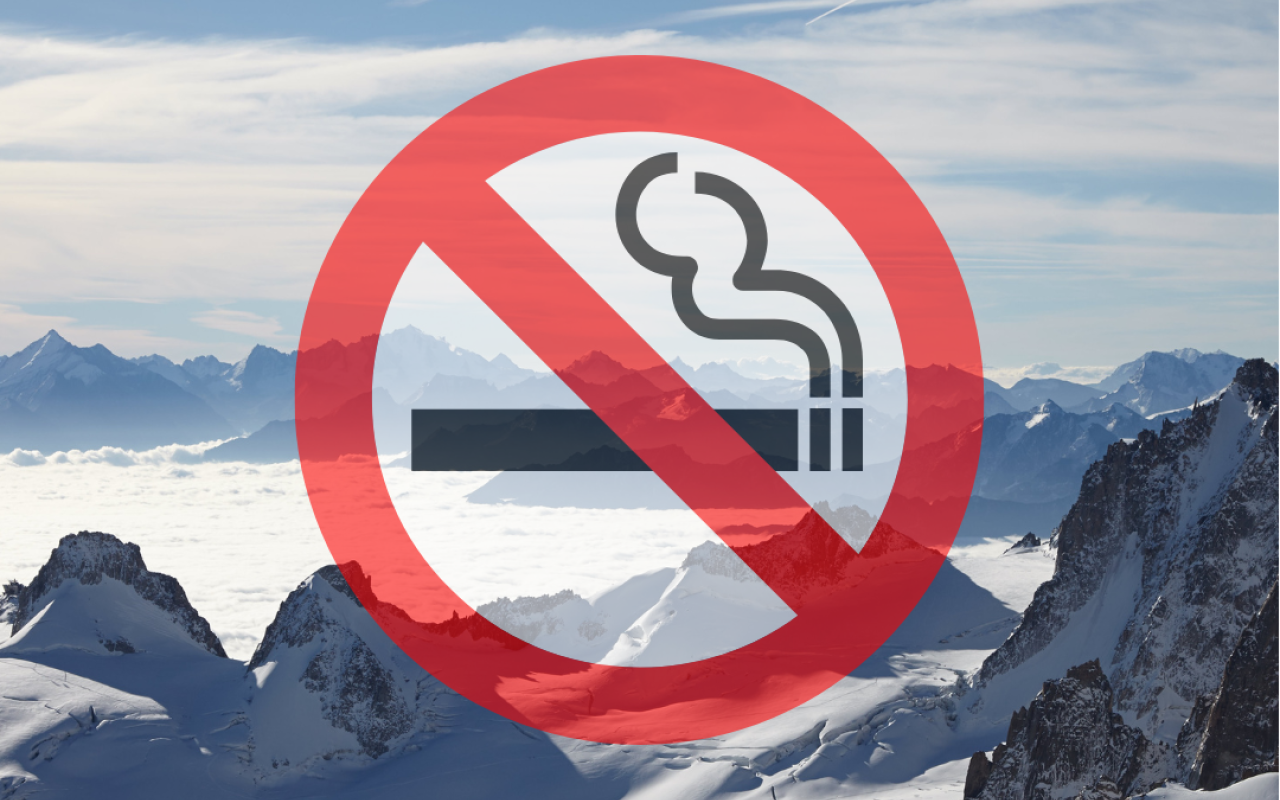 image montagne avec logo interdiction de fumer couleur